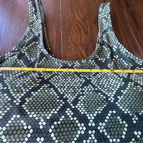 Balance Athletica Ascend Top Viper Print - Picture 7 of 9